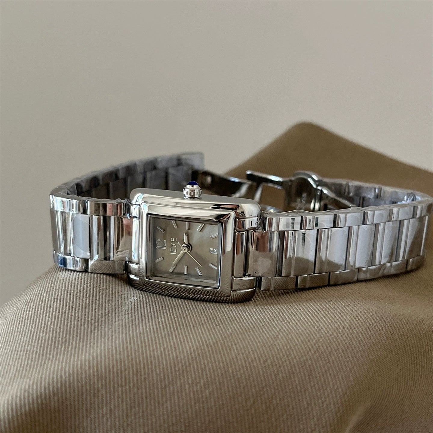 Lavender Square Steel Mesh Watch - Silver Band Gray Face [MTY8M3HK]