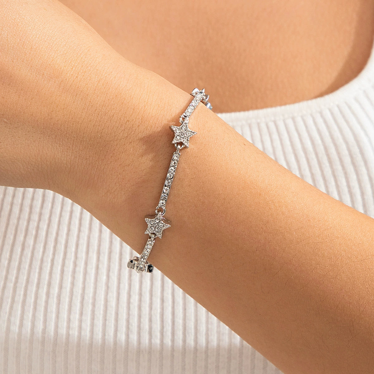 Maddyn Magnetic Charm Bracelets - Style 01 White K [46MZOFLI]