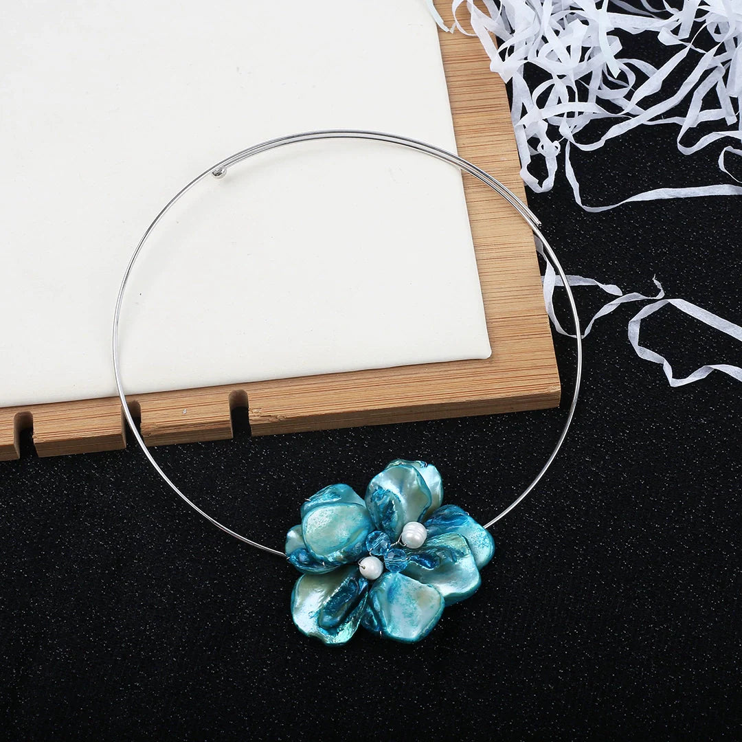 Taelyn Baroque Floral Pearl Choker - Blue