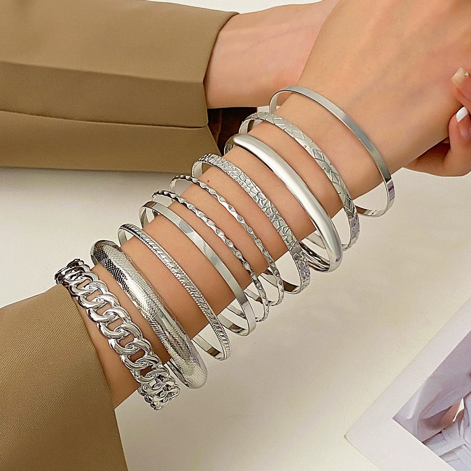 Tracey Vintage Alloy Bangle Set - White K 2