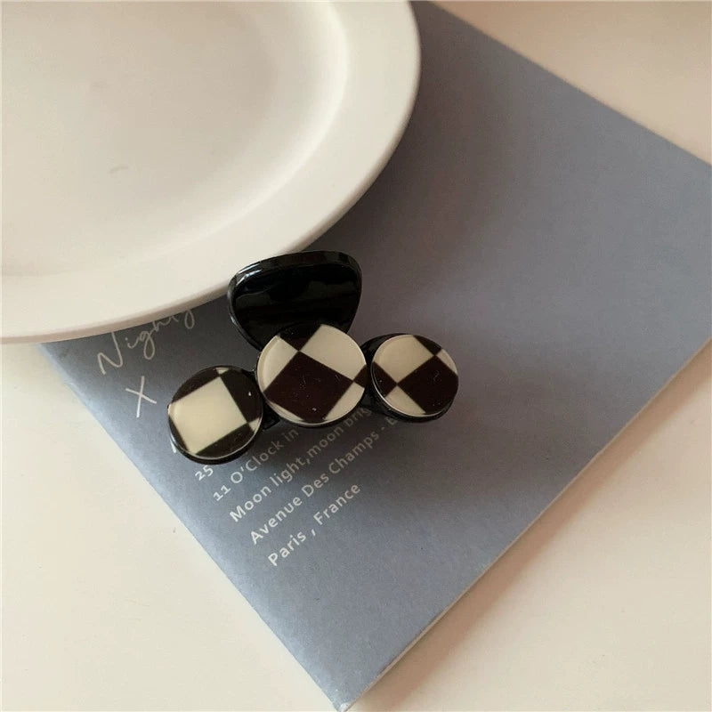 Maris Chic Hair Clips - Black Small Claw Clip [6W2CKI9L]