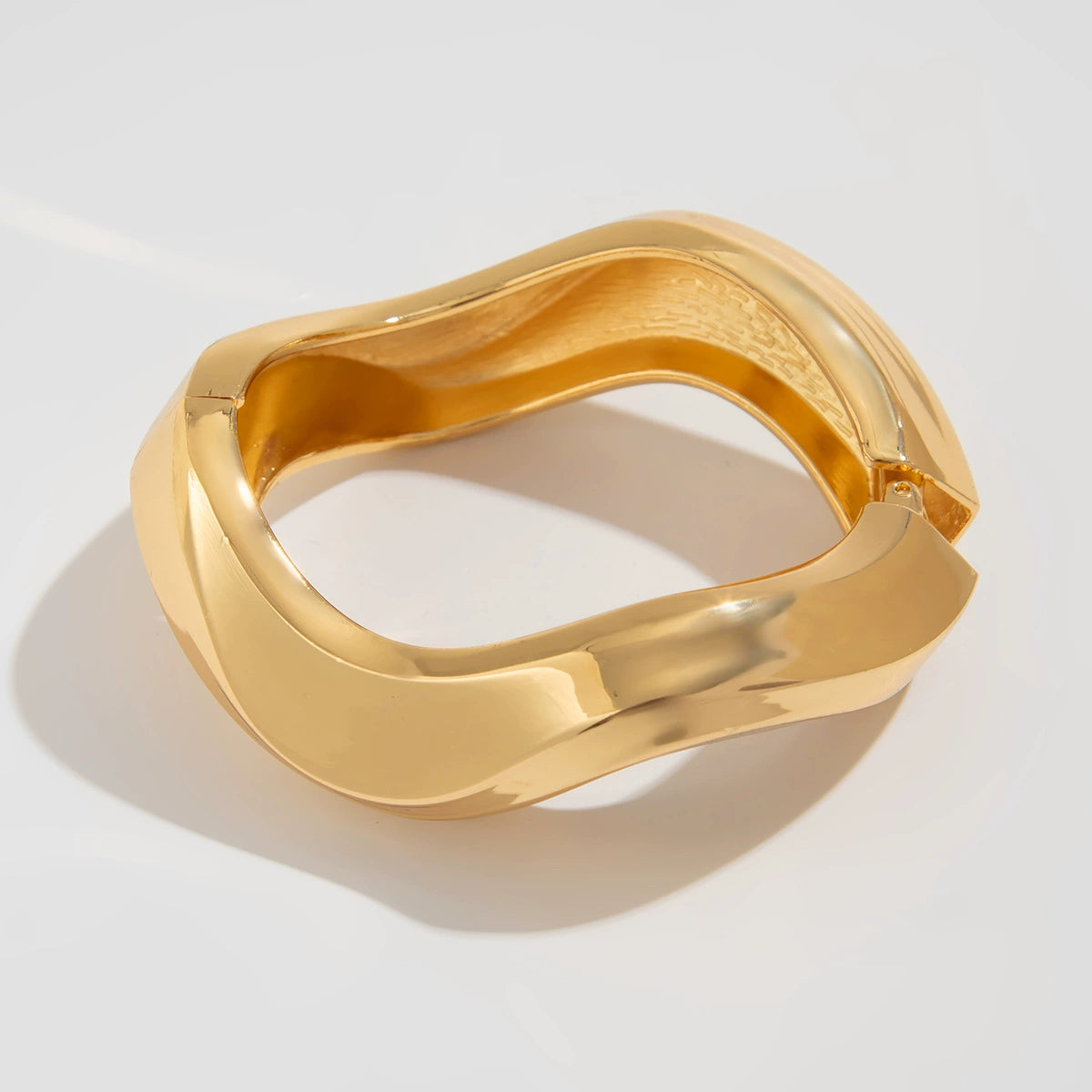 Nya Glossy Wave Jewelry - Shiny Gold Wave Bracelet [6AHC912L]
