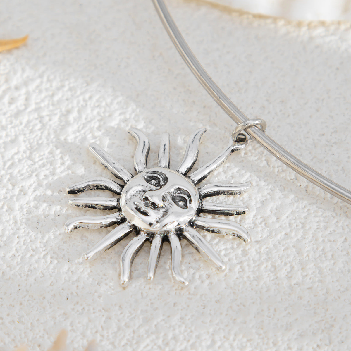 Sora Vintage Sun Necklace - Silver [MUWK8QTZ]