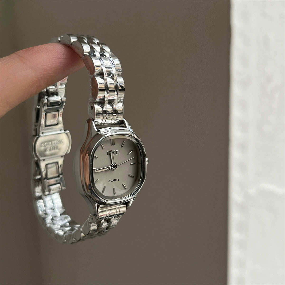 Tory Elegant Steel Band Watch - IEKE 88128 Polygonal Case, Steel Silver Band, Gray Dial [RIEFR6XW]