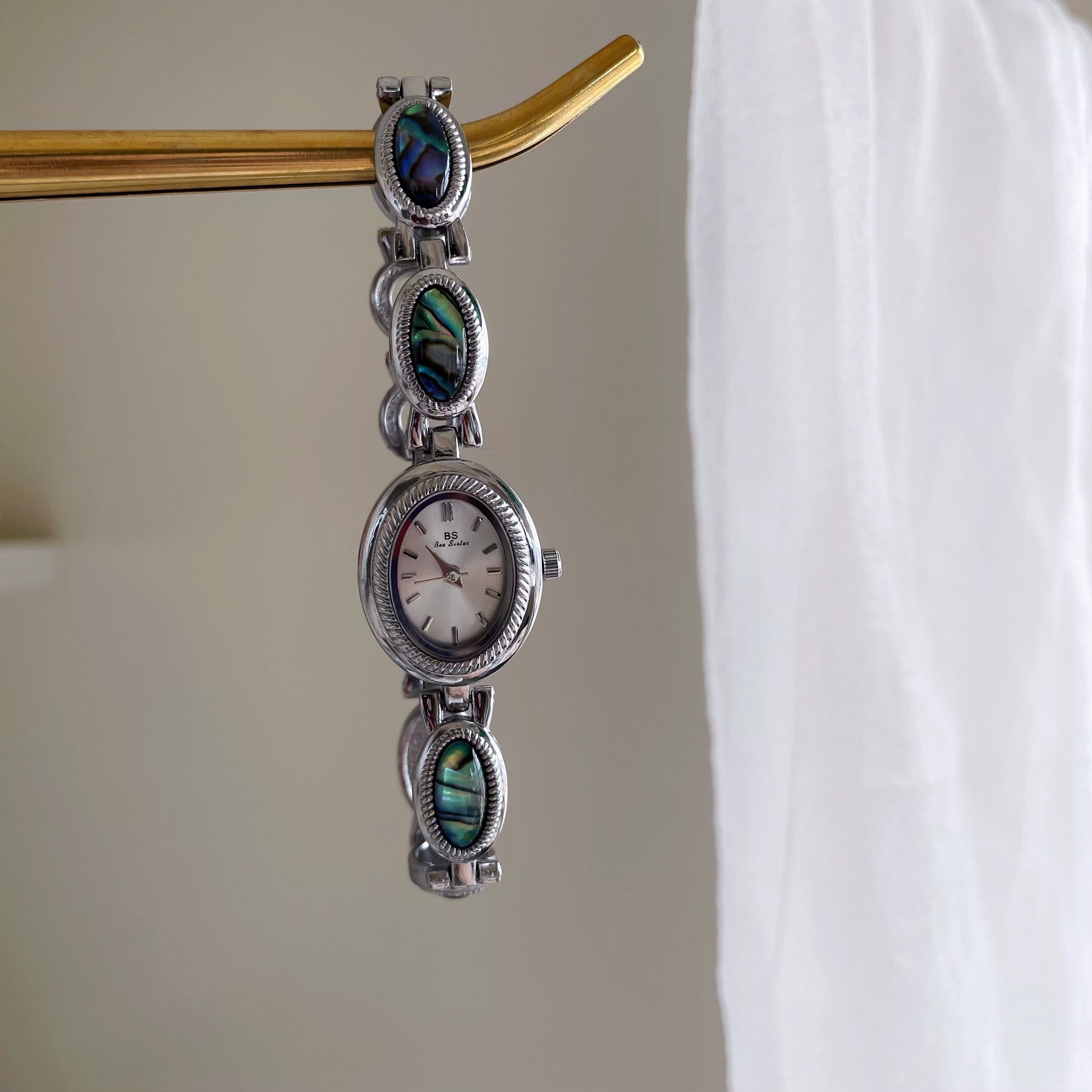 Josselin Iridescent Oval Bracelet Watch - Silver [Y4PQR1JM]