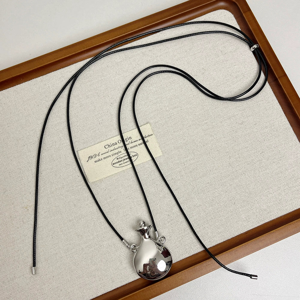 Snow Perfume Bottle Necklace - Silver Flask (Pull-out Style) [BGNGW2D0]
