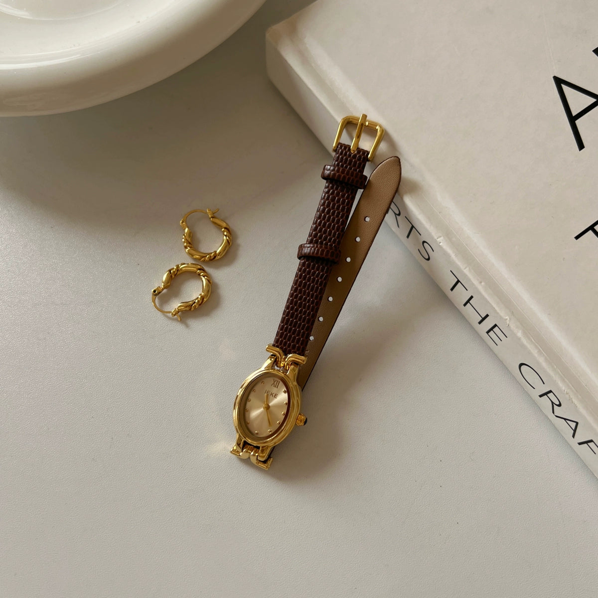 Kynslie Vintage Oval Watch - Coffee Strap Gold Frame Gold Face [752XONIC]