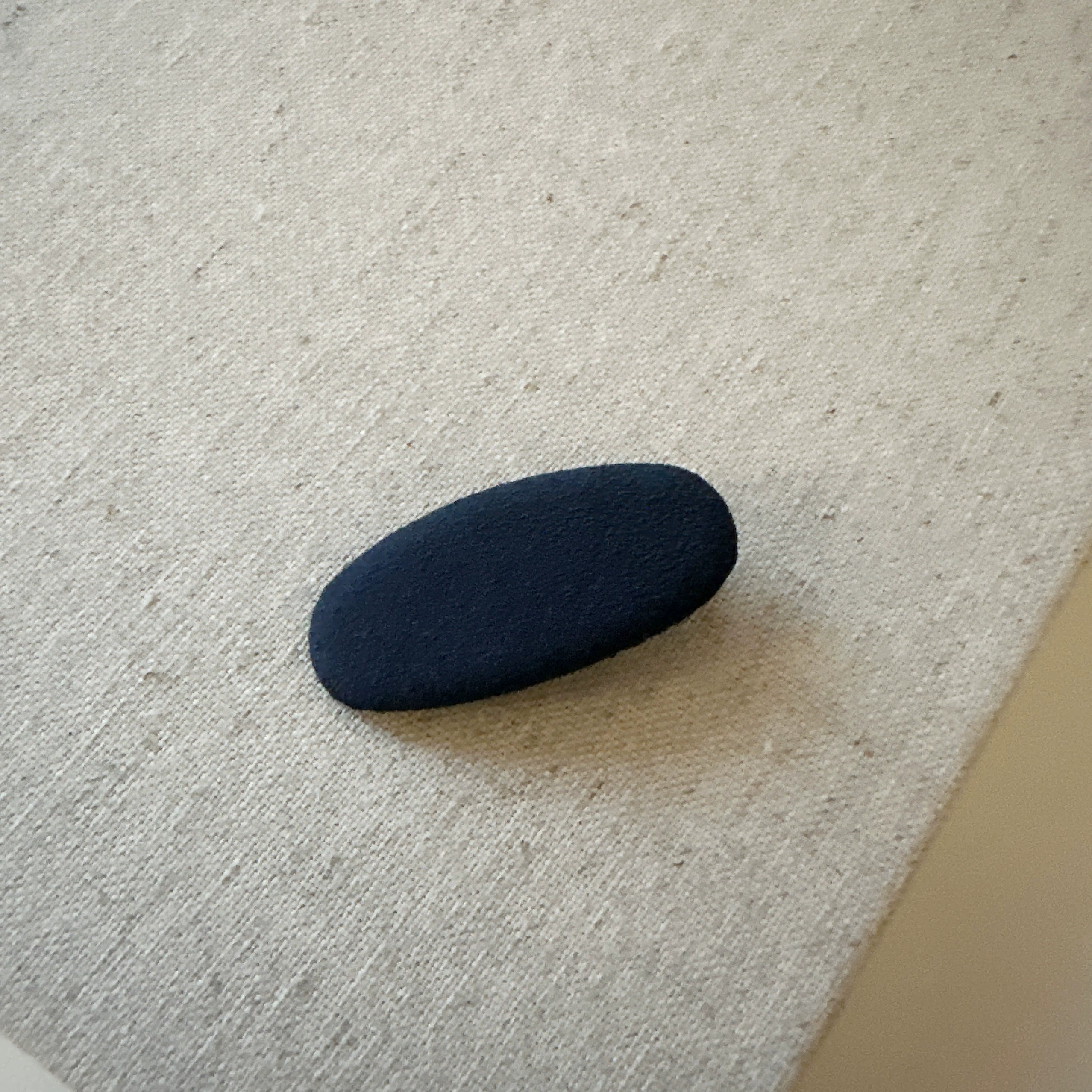 Annah Plaid Fabric Hair Clip - Solid Blue Oval (Single) [O3MUE237]