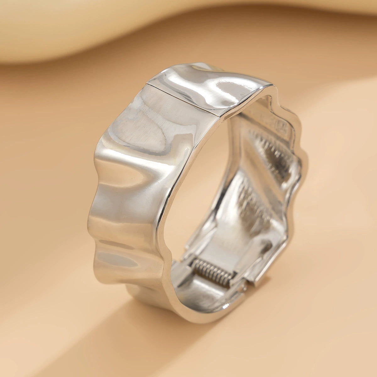 Janney Liquid Metal Cuff Bracelet - 05 Silver Tone [VAXLFN2T]