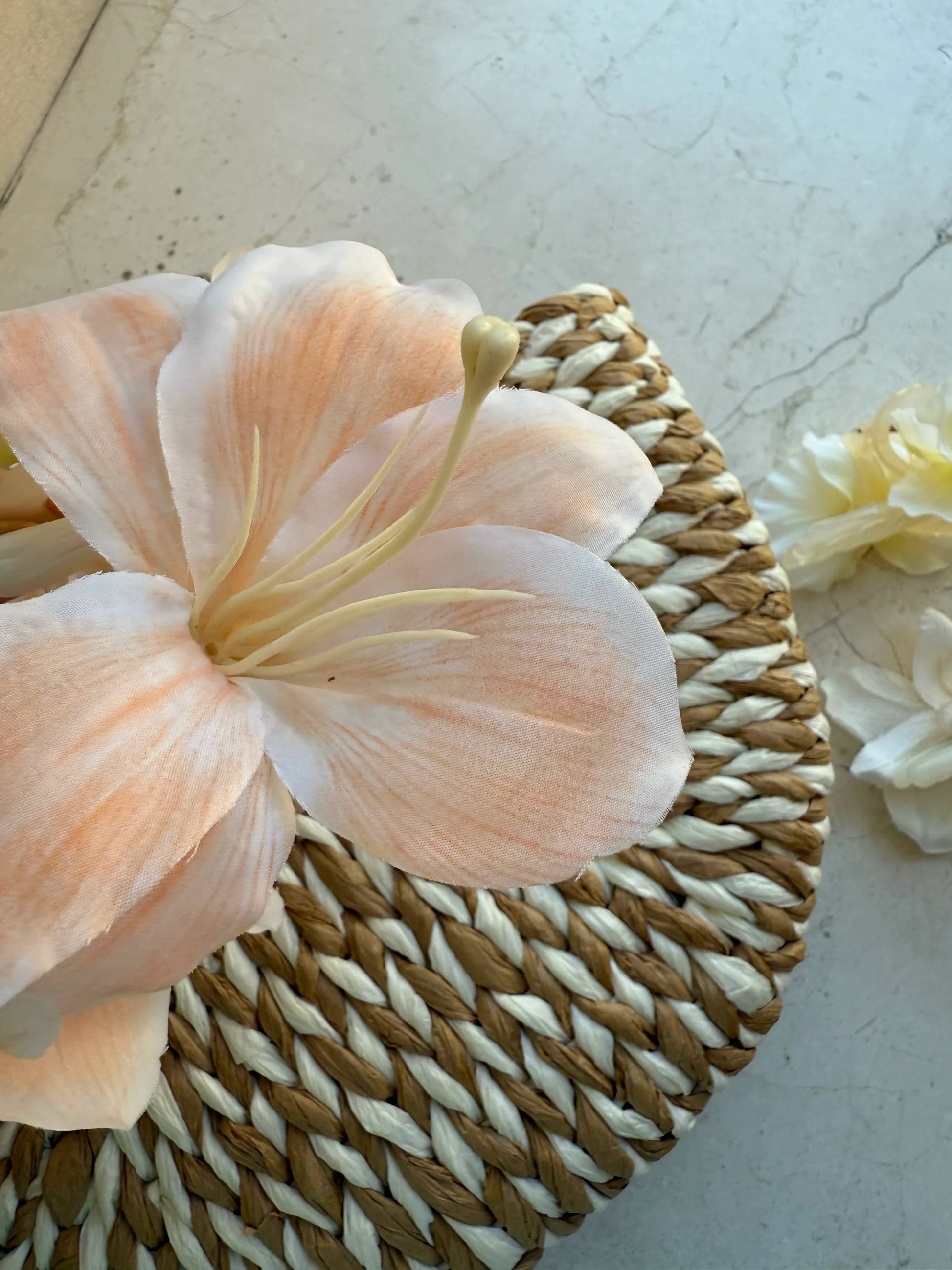 Maxwell Bloom Claw Clip - Light Orange Lily