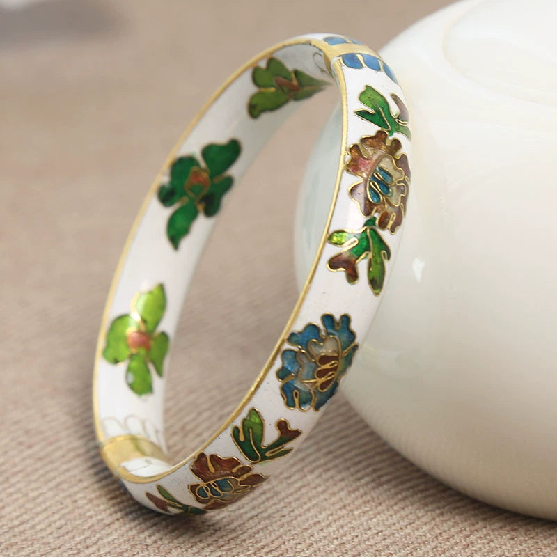 Alizabeth Peony Cloisonné Bangle - White [LJT6HHS2]