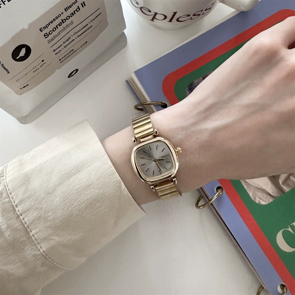 Ellaina Minimalist Cube Watch - Gold Band White Dial [CE09NECC]
