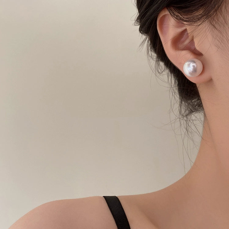 Rosey Pearl Stud Earrings - White 12mm [WDKR4VIS]