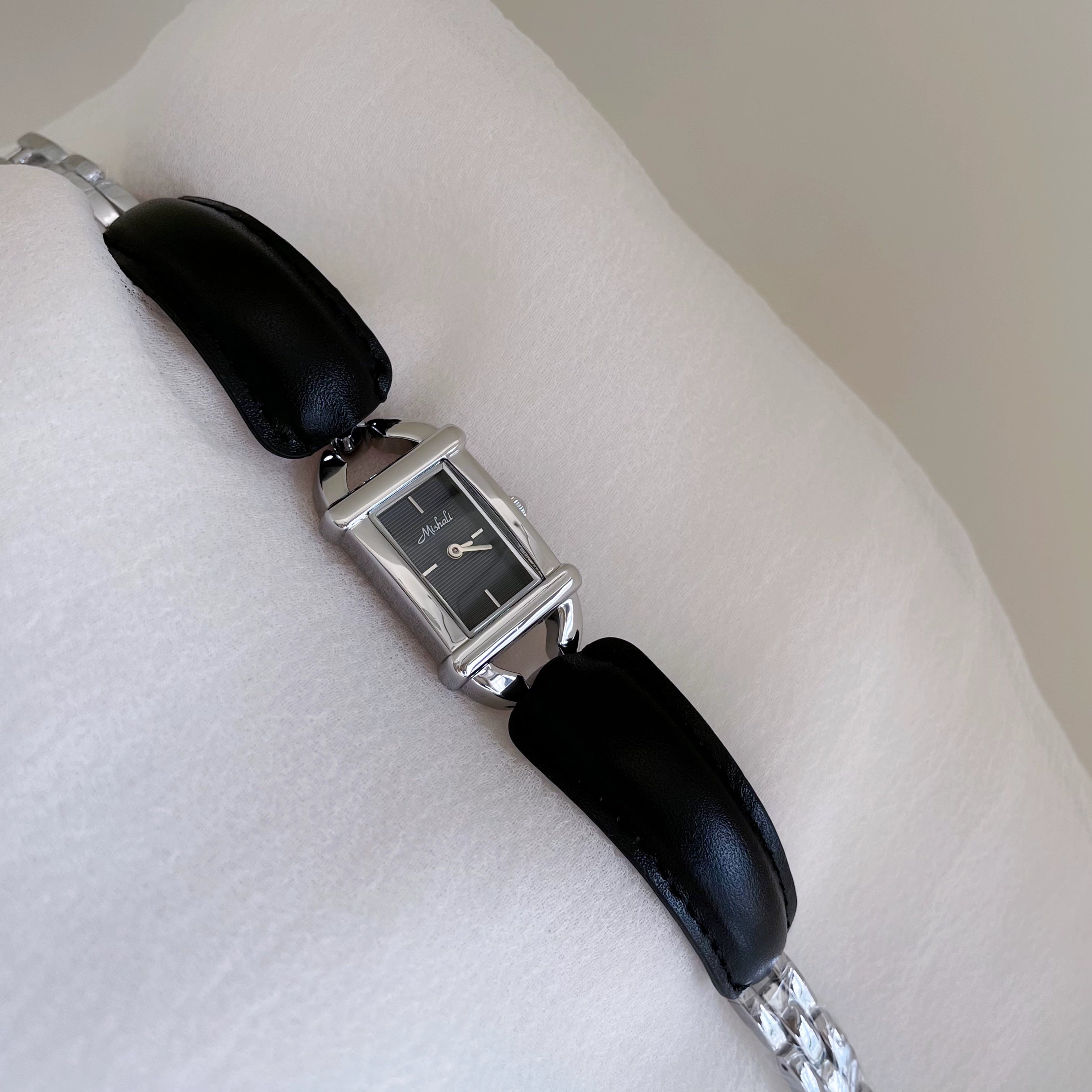 Kamille Rectangular Bracelet Watch - Black [ASI8EYSR]