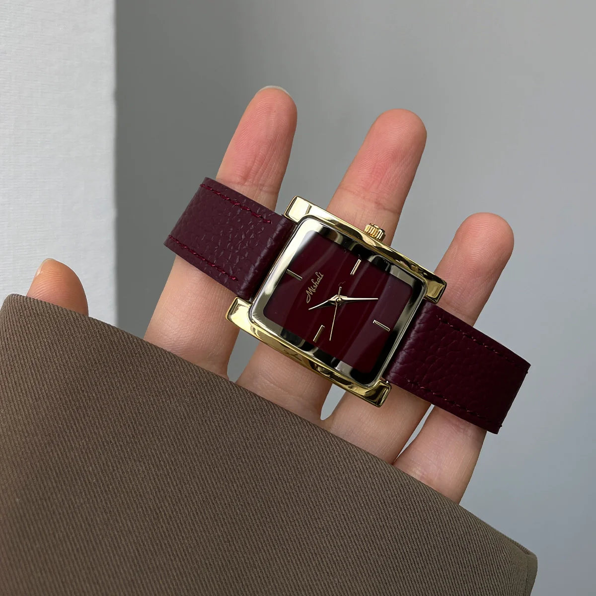 Janeth Vintage Oval Watch - Square Rose Red