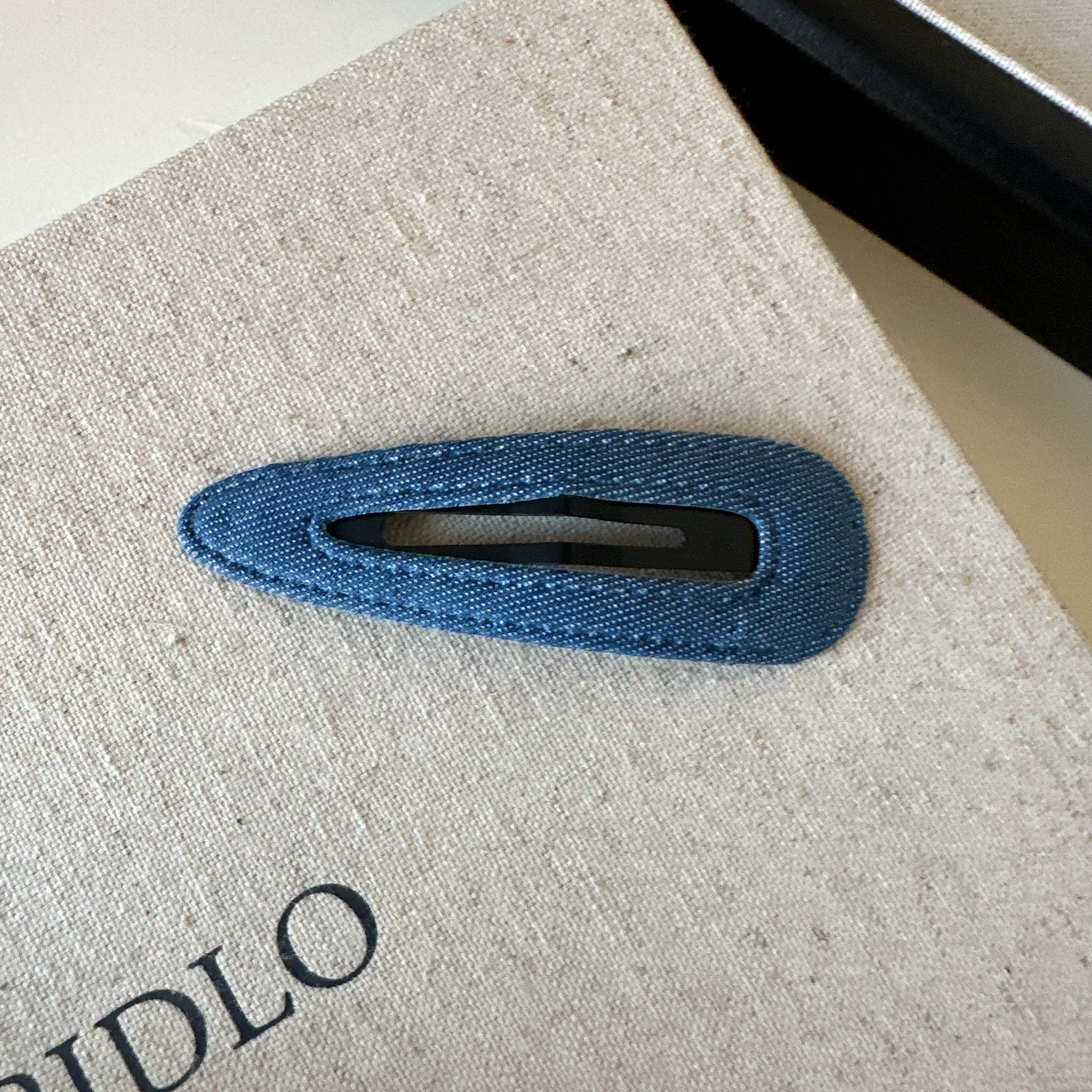 Ruqayyah Denim Shaped Hair Clips - Dark Wash Teardrop (Single) [CJ2A46FJ]