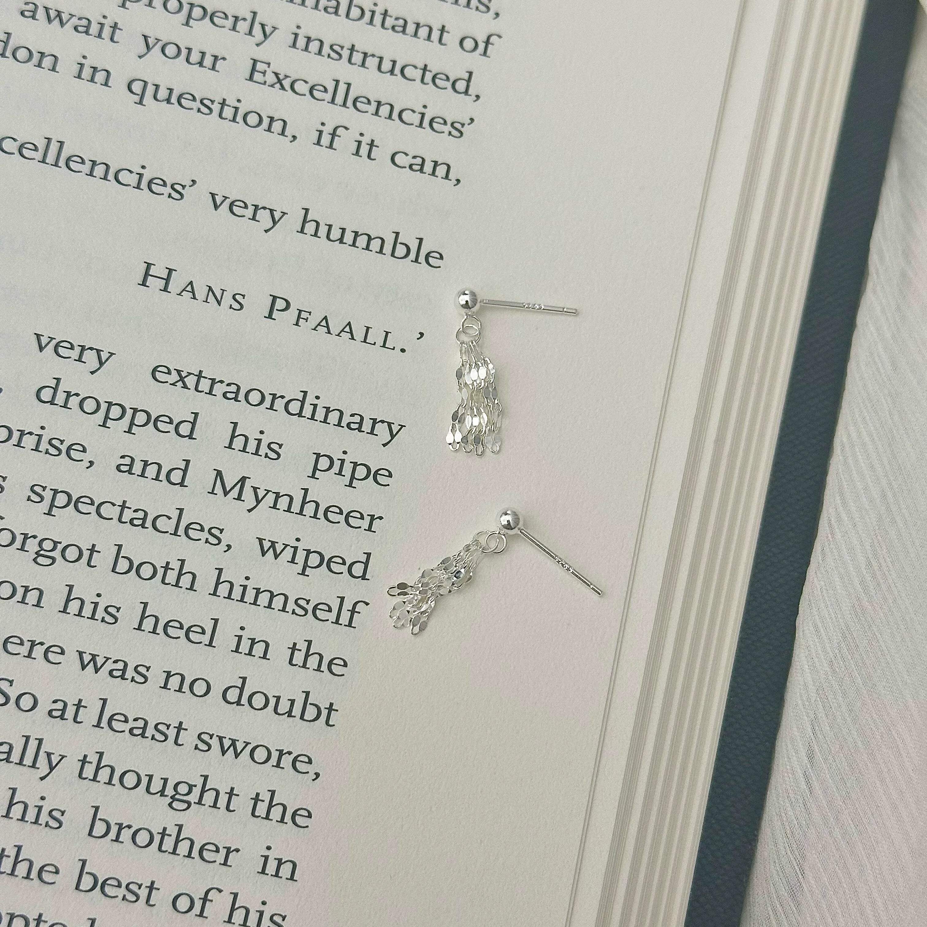 Hunter Shimmering Tassel Earrings - Shimmering Earrings