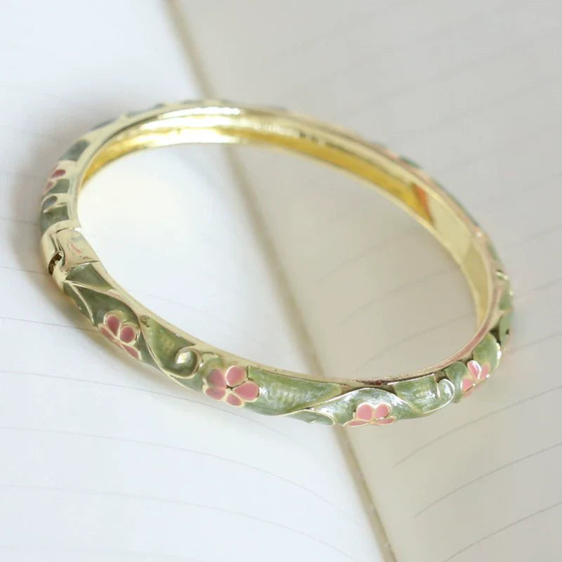 Lakelynn Delicate Floral Bangle - Army Green