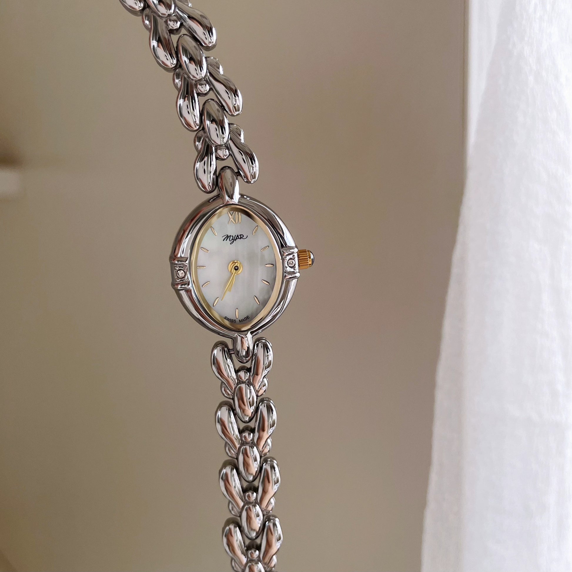 Zariah Dainty Oval Bracelet Watch - Silver [KASWUOCM]