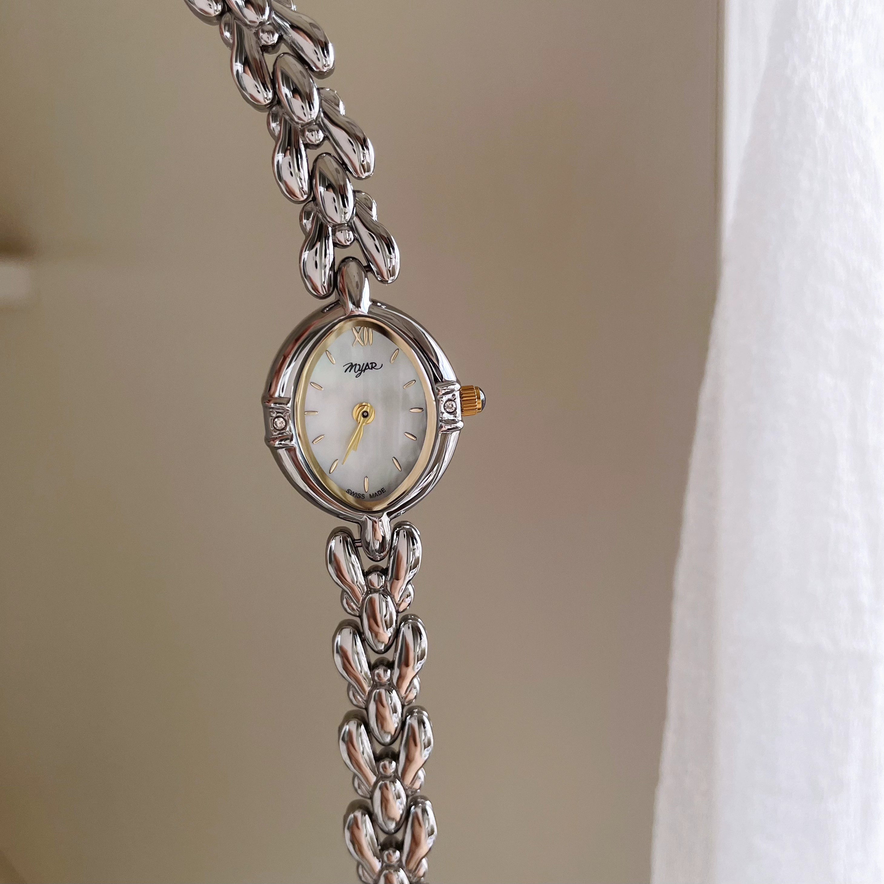 Zariah Dainty Oval Bracelet Watch - Silver [KASWUOCM]