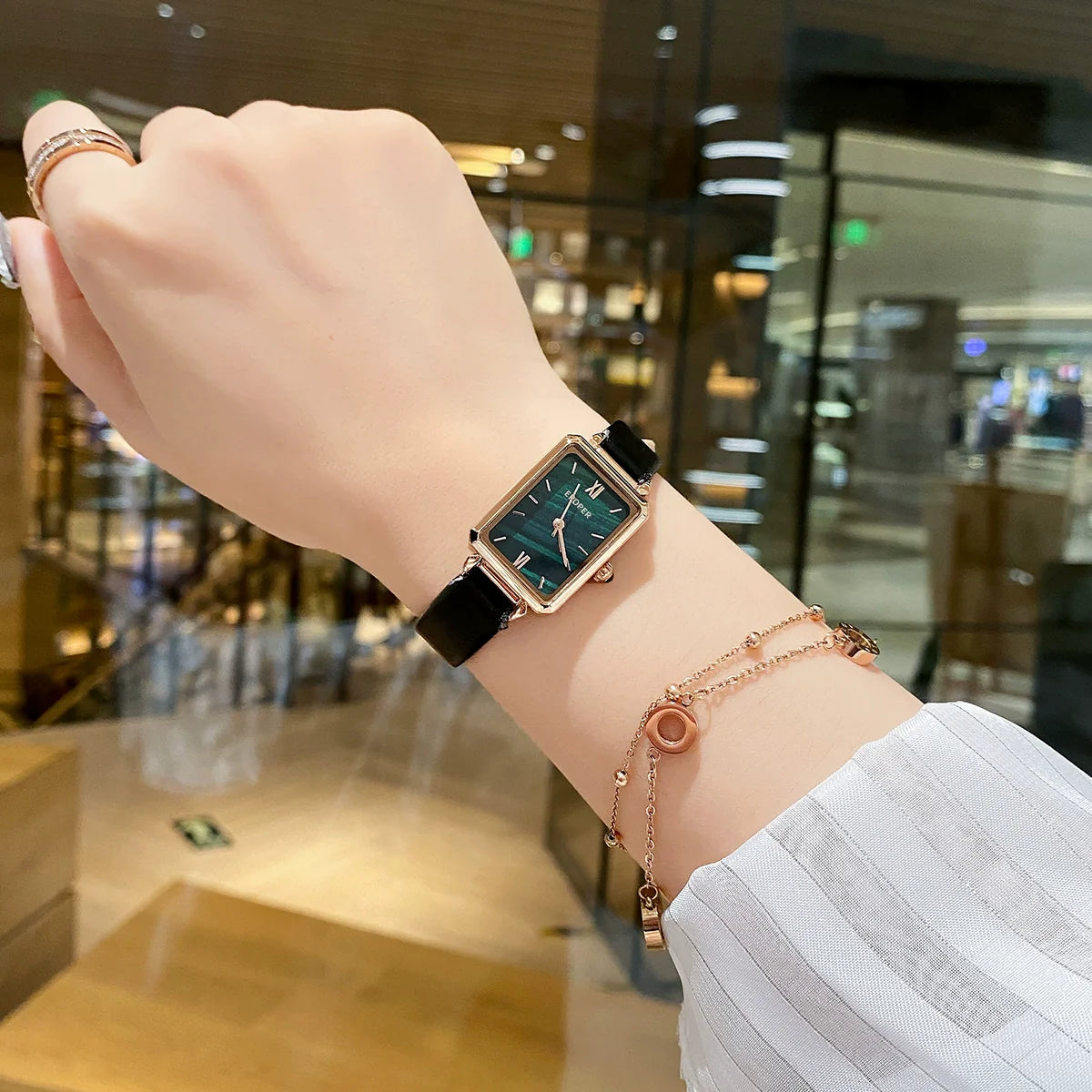 Kamyra Vintage Square Watch - Black