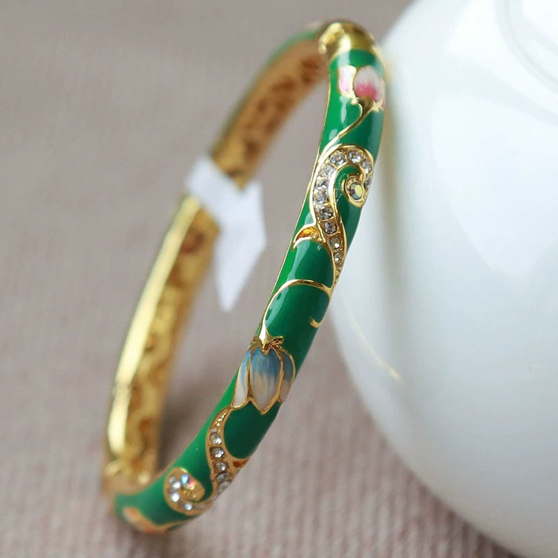 Ellagrace Delicate Lotus Bangle - Green (secure setting) [Y88AK84N]