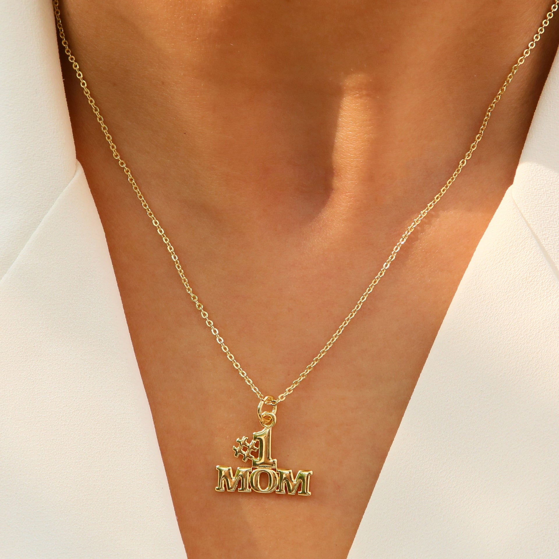 Mirra Golden Mama Necklace - MOM Pendant Style B [FI6S6OPE]