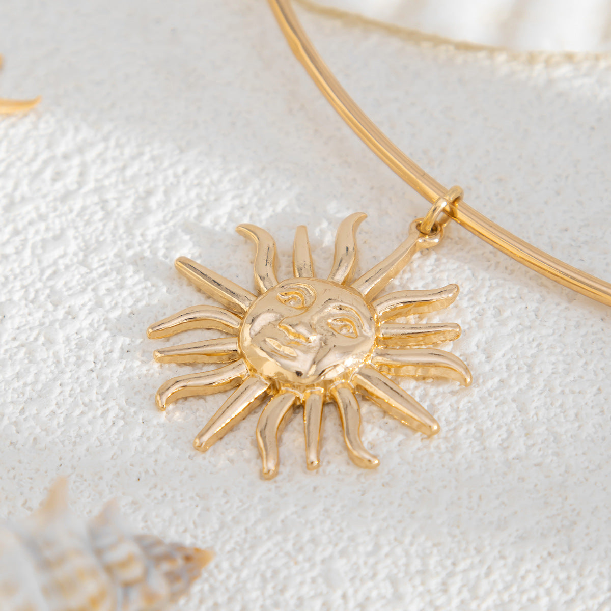 Sora Vintage Sun Necklace - Gold [J6BIRXMR]