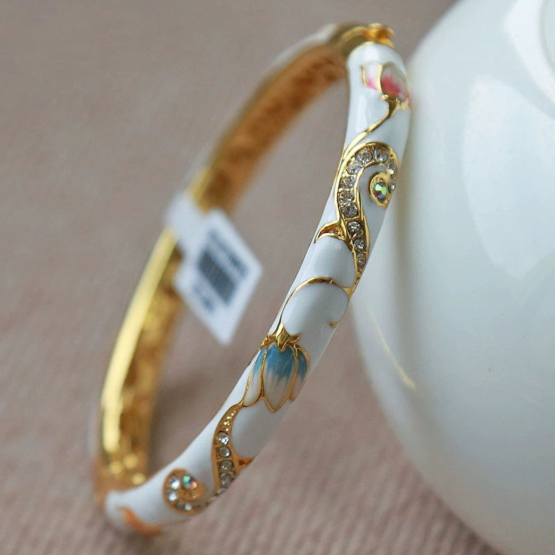 Ellagrace Delicate Lotus Bangle - White (for slender wrists) [7UWL8IKA]