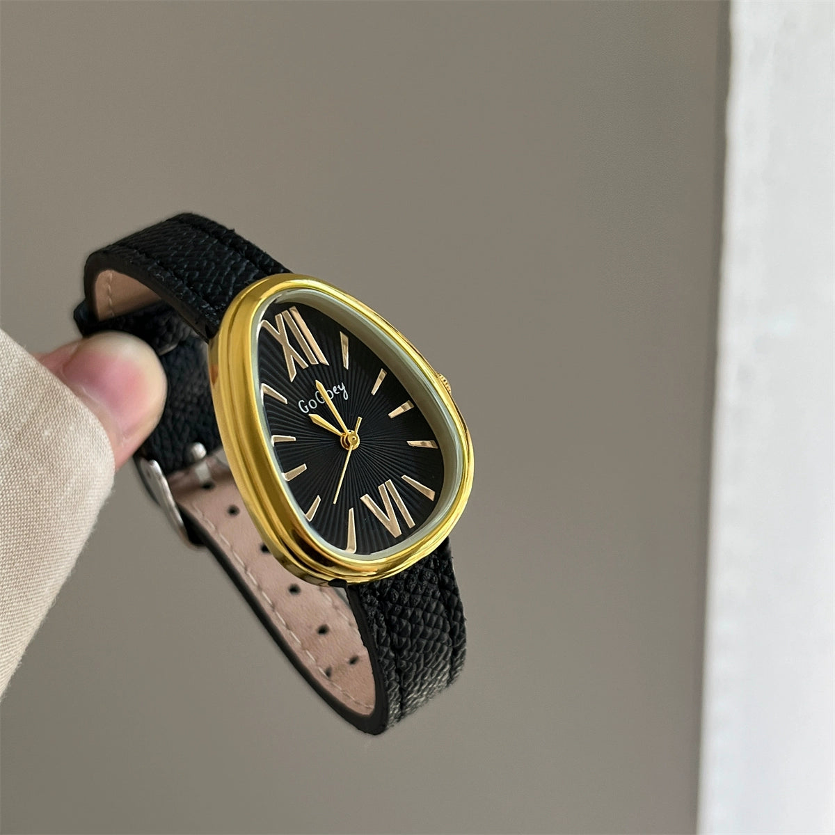 Kenadie Vintage Snake Head Watch - Black Leather Strap, Gold Frame, Black Face [1AT07KQM]