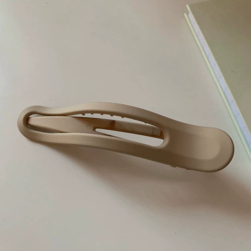 Ronni Frosted Fabric Claw Clip - Beige [J53XF84T]