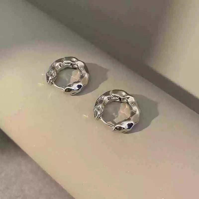 Alaiah Textured Hoop Earrings - Silver [HDIHHVPE]