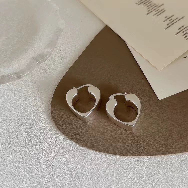 Amada Irregular Metal Earrings - Silver Heart
