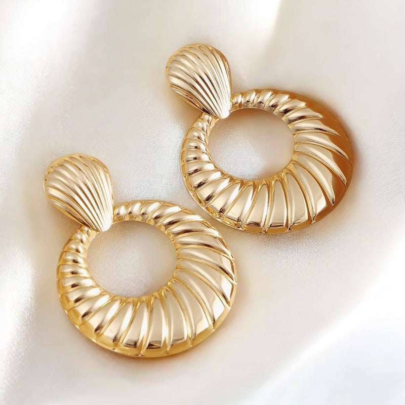 Anyah Corrugated Drop Earrings - Gold [X2VBBUL1]