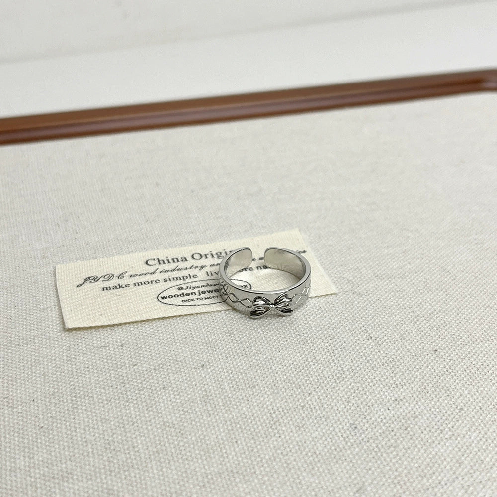Aanvi Dainty Bee Ring - C [2W9WIJN2]