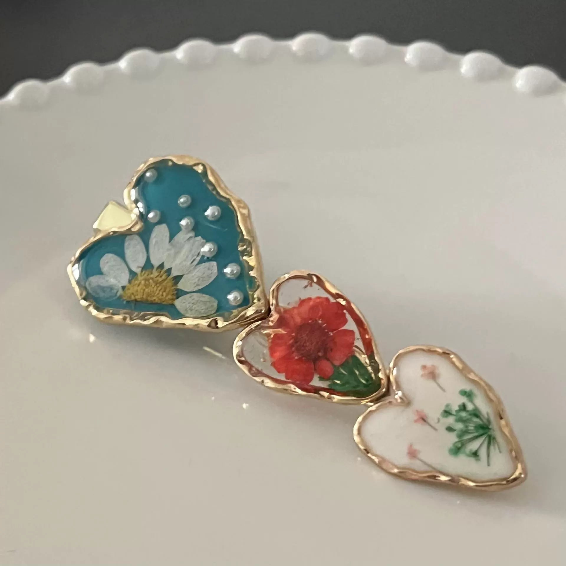 Naisha Enamel Pearl Barrette - Hair Clip