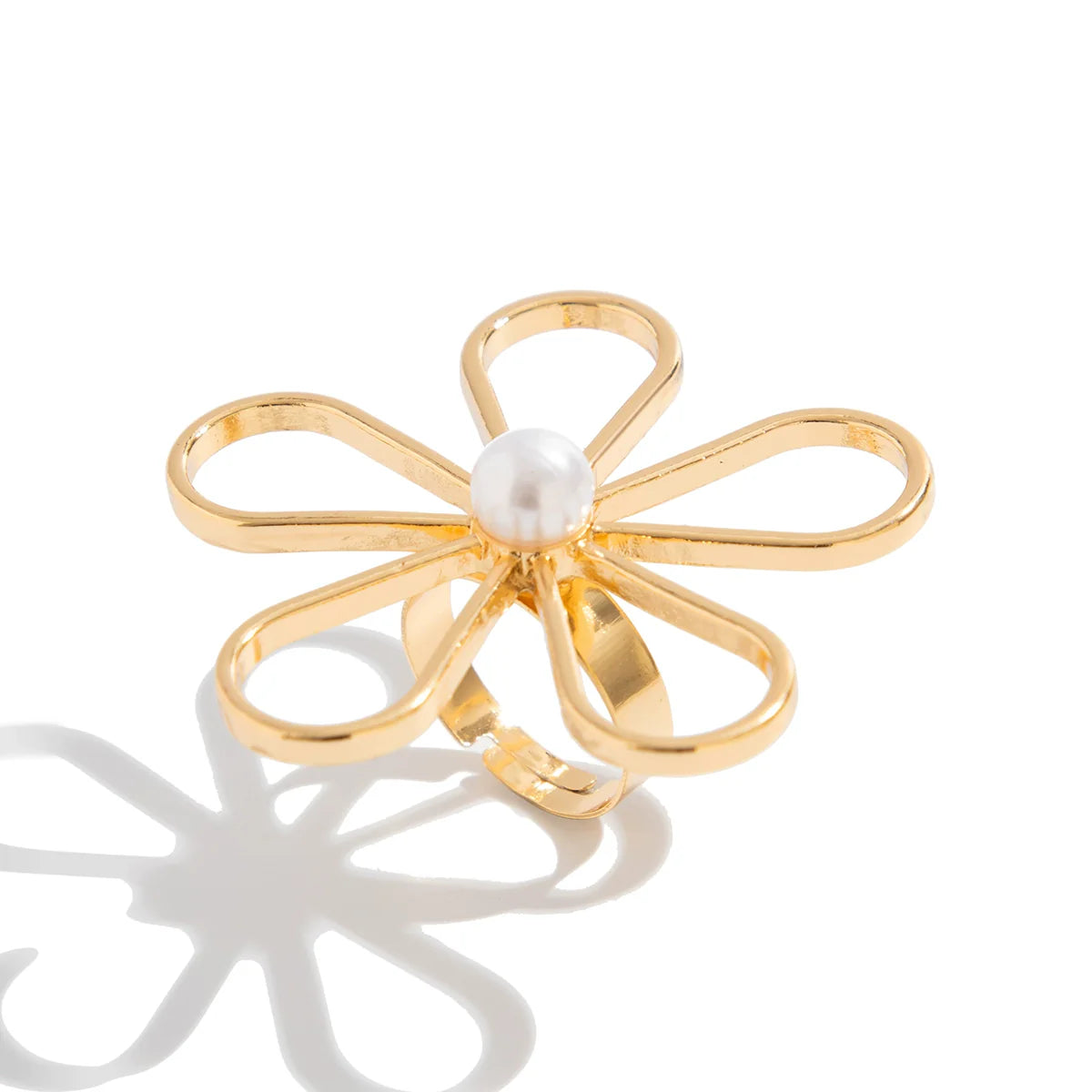 Cori Chic Pearl Ring - Floral Light Gold