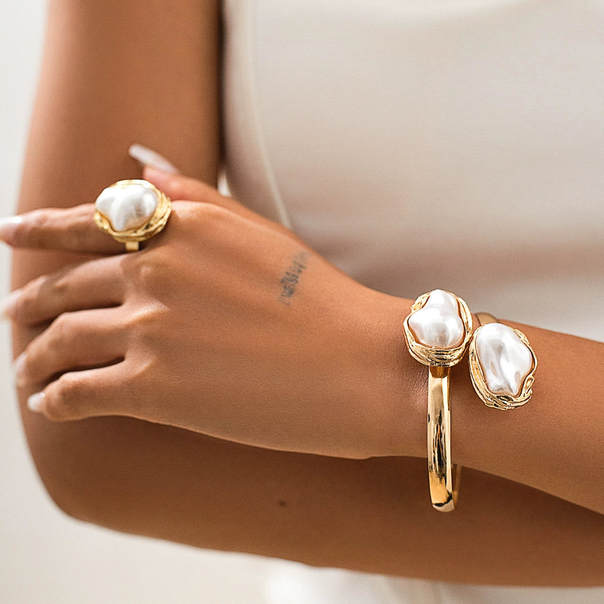Archer Baroque Pearl Choker - Ring and Bracelet Set Gold [HALBXYTC]
