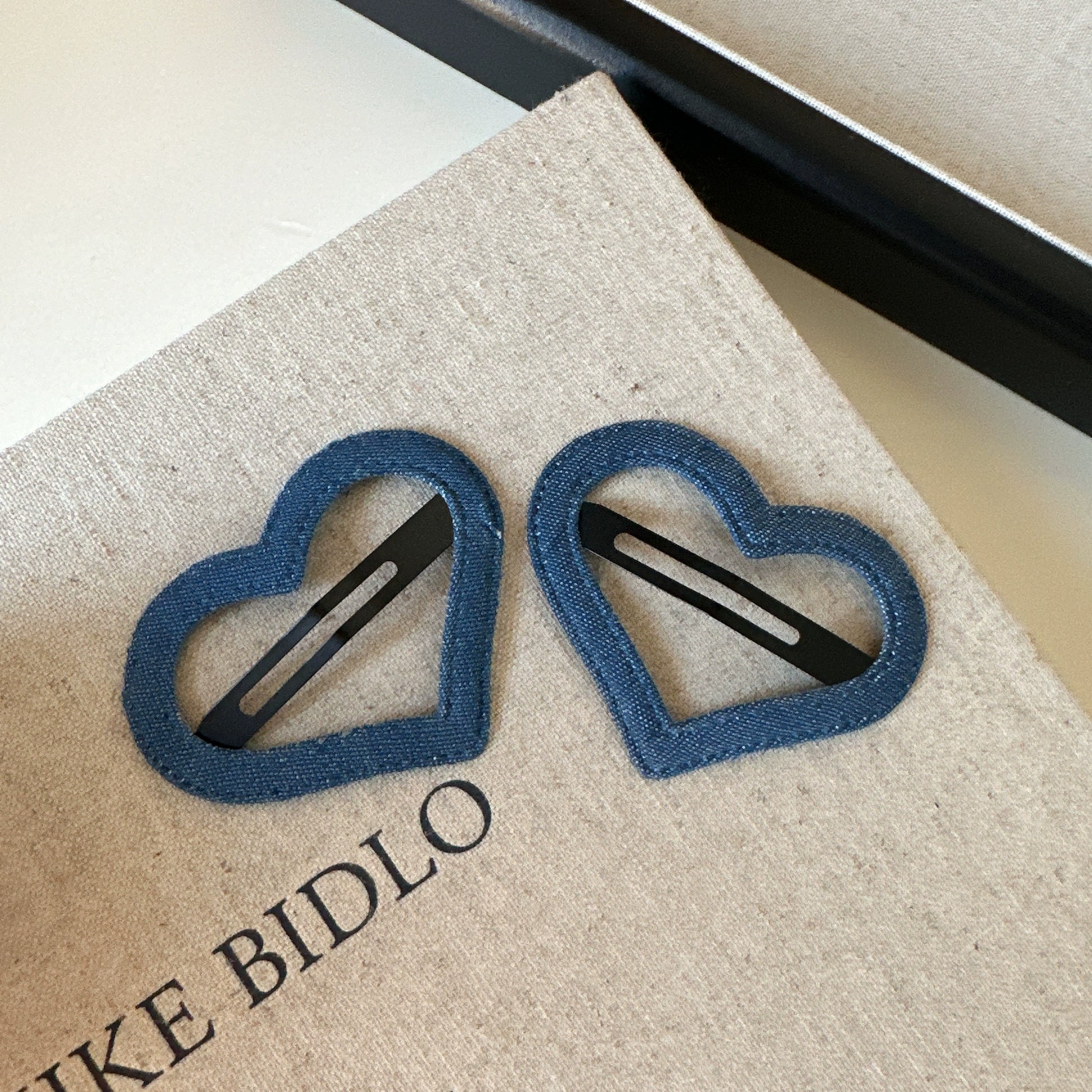 Ruqayyah Denim Shaped Hair Clips - Dark Wash Heart (Pair) [XHY0WXIA]