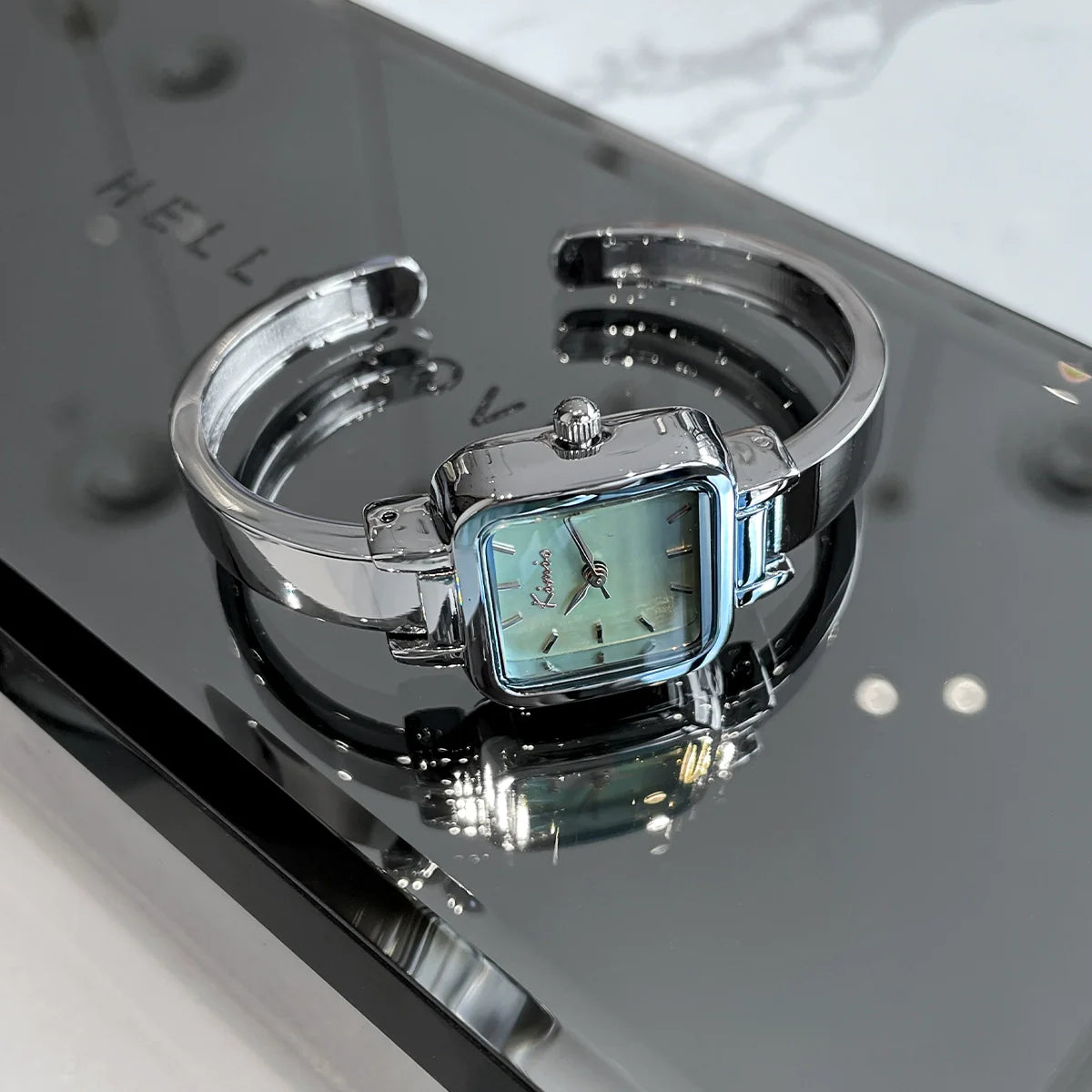 Aerabella Elegant Bracelet Watch - Mother-of-pearl Green
