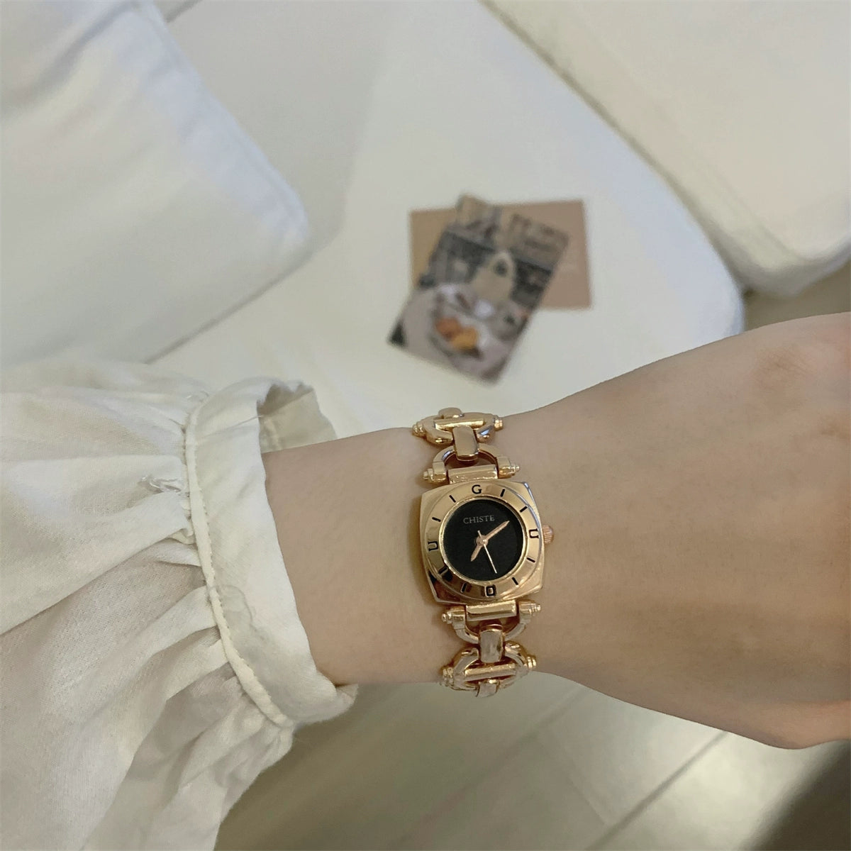 Kaleah Delicate Chain Watch - Rose Gold with Black Face [9R4VYJSD]