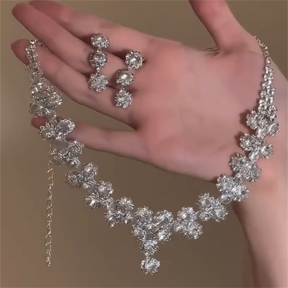 Gema Sparkling Fringe Necklace Set - Necklace + Stud Earrings