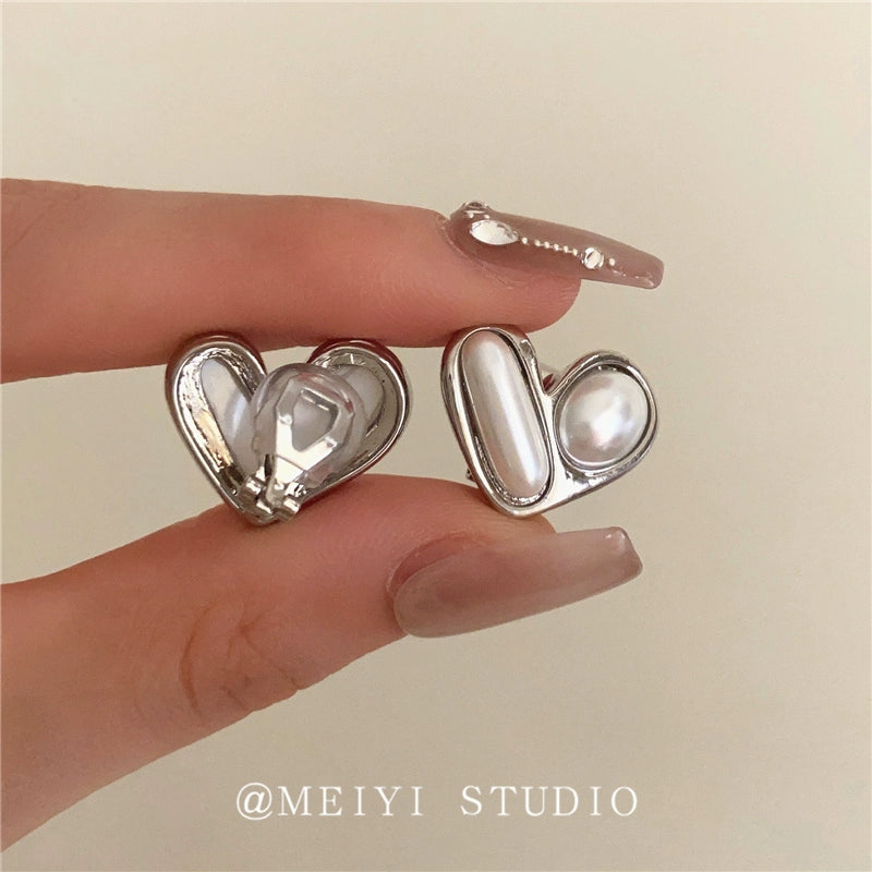 Kynslee Retro Pearl Heart Earrings - Silver Pearl Heart Ear Clip [BBN7EQ8P]