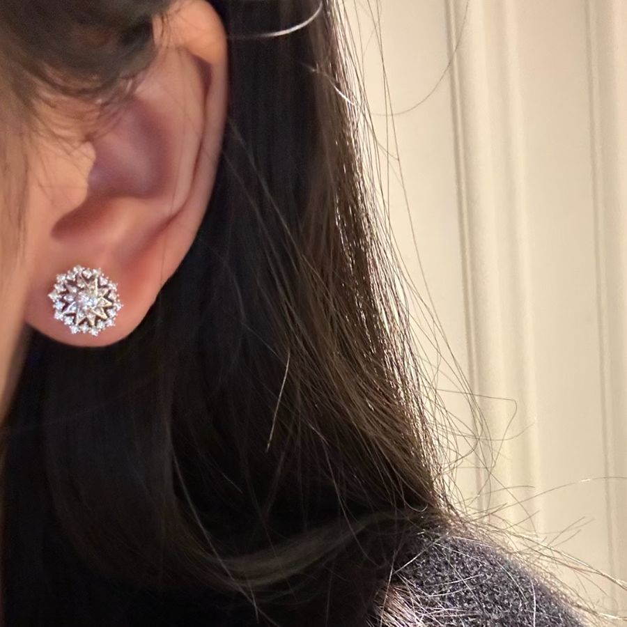 Jamiyah Celestial Snowflake Set - White Gold Tone Stud Earrings (Pair) [NP1ZRUQ2]