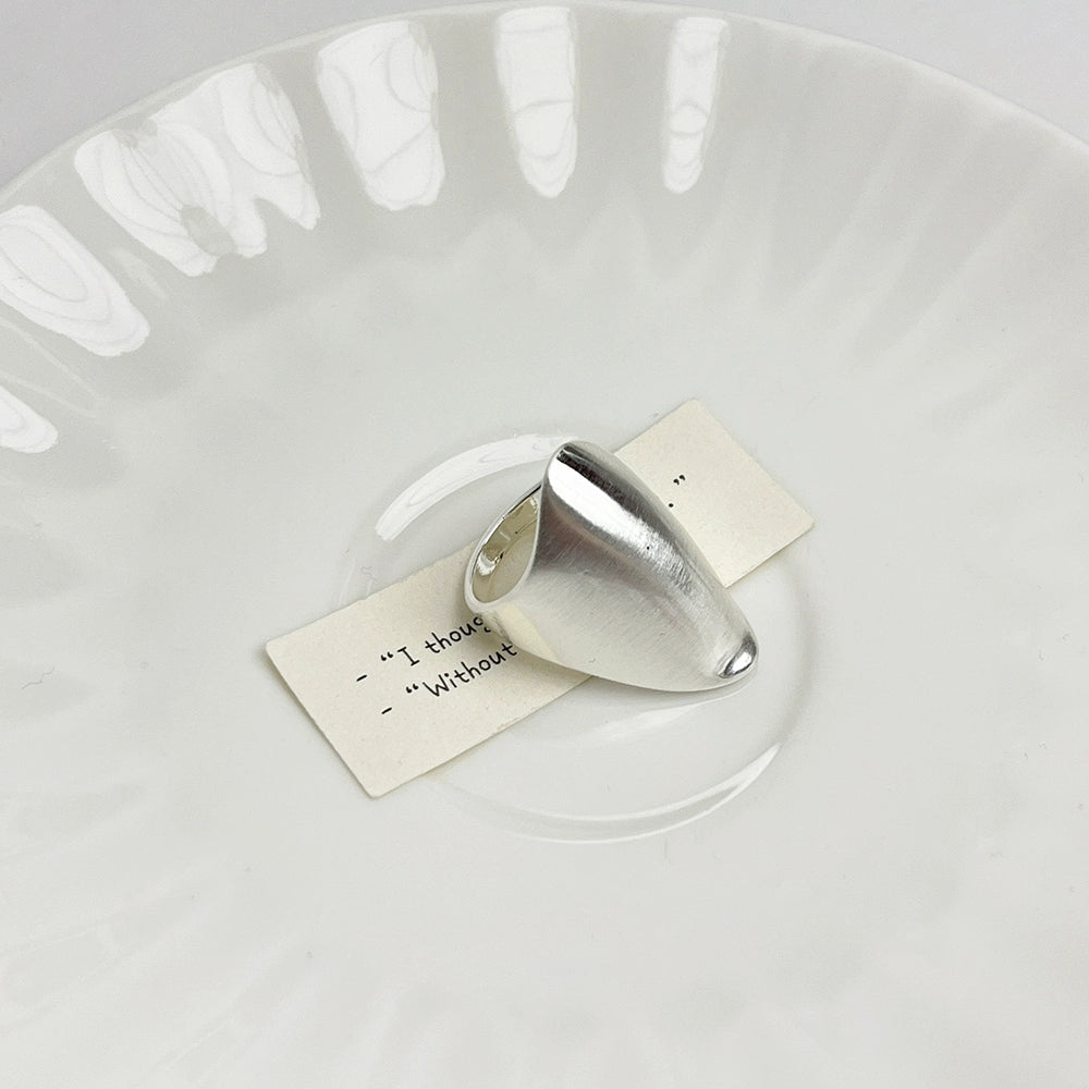 Yadira Asymmetrical Statement Ring - Silver Ring [YUJETNR3]