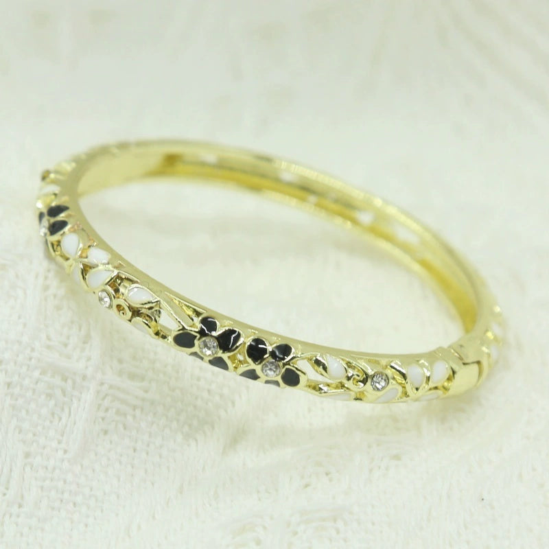 Adrianna Cloisonné Enamel Bracelet - Black White [1UNYRZ4W]