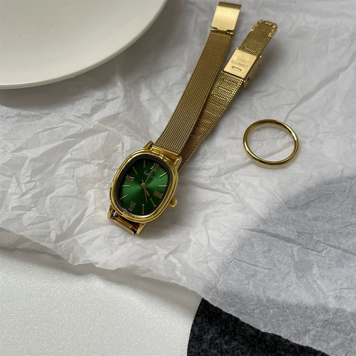 Jacy Oval Gold Watch - Gold Strap Green Face [NUPEV20K]