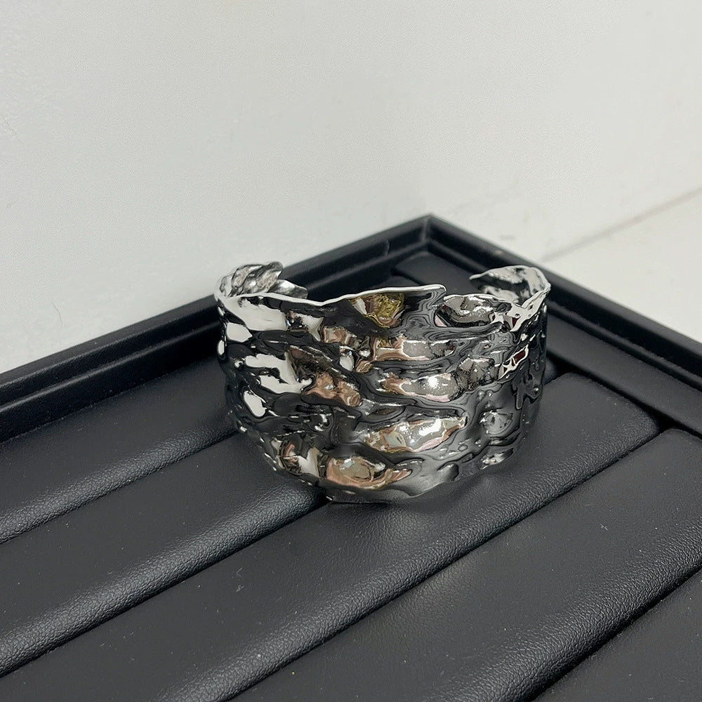 Remington Sculptural Cuff Bracelet - Silver Bracelet [NMSL69ET]