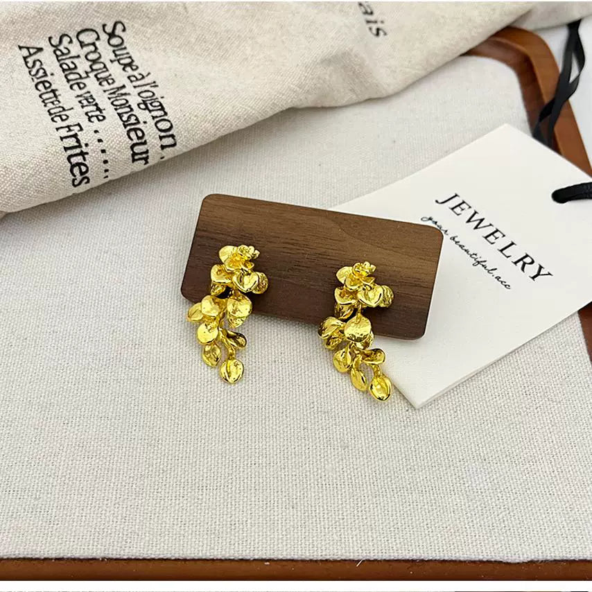 Skylynn Gilt Leaf Drop Earrings - Gold Leaf Flower Tassel Earrings [WMEKMB5O]