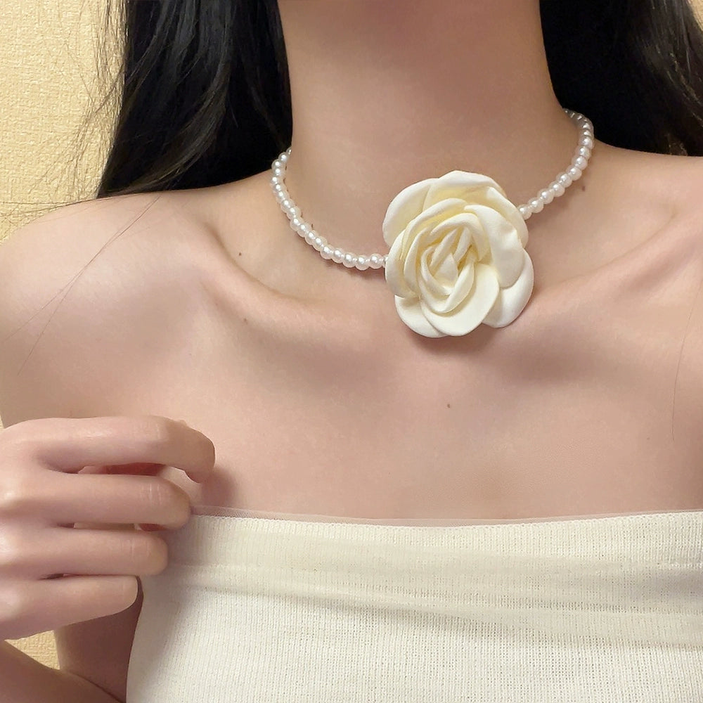 Allee Rose Pearl Choker Necklace - White Flower Pearl Necklace [1I86DN0L]